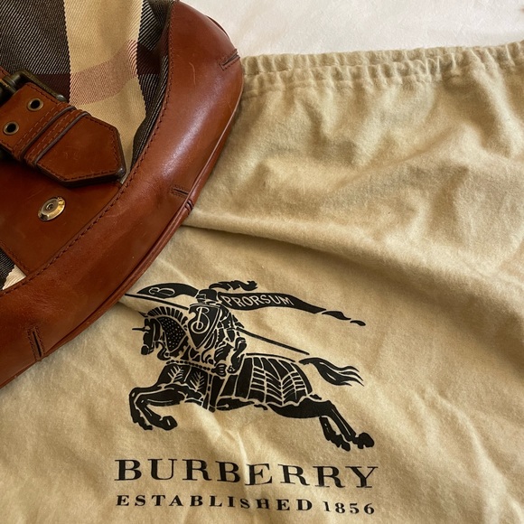 Burberry Shoulder Bag - Picture 7 of 8